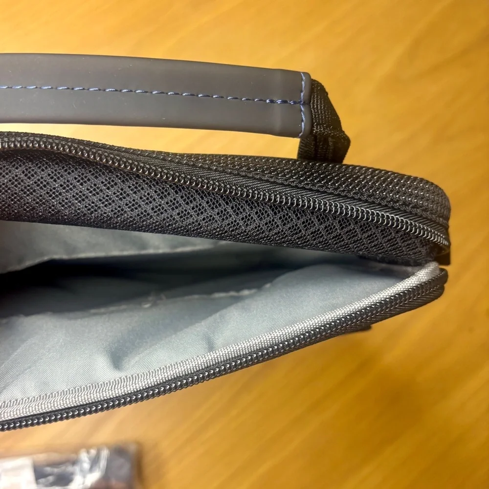New Brenthaven Tred Vertical Carry Sleeve iPad Chromebook Black Protective Case